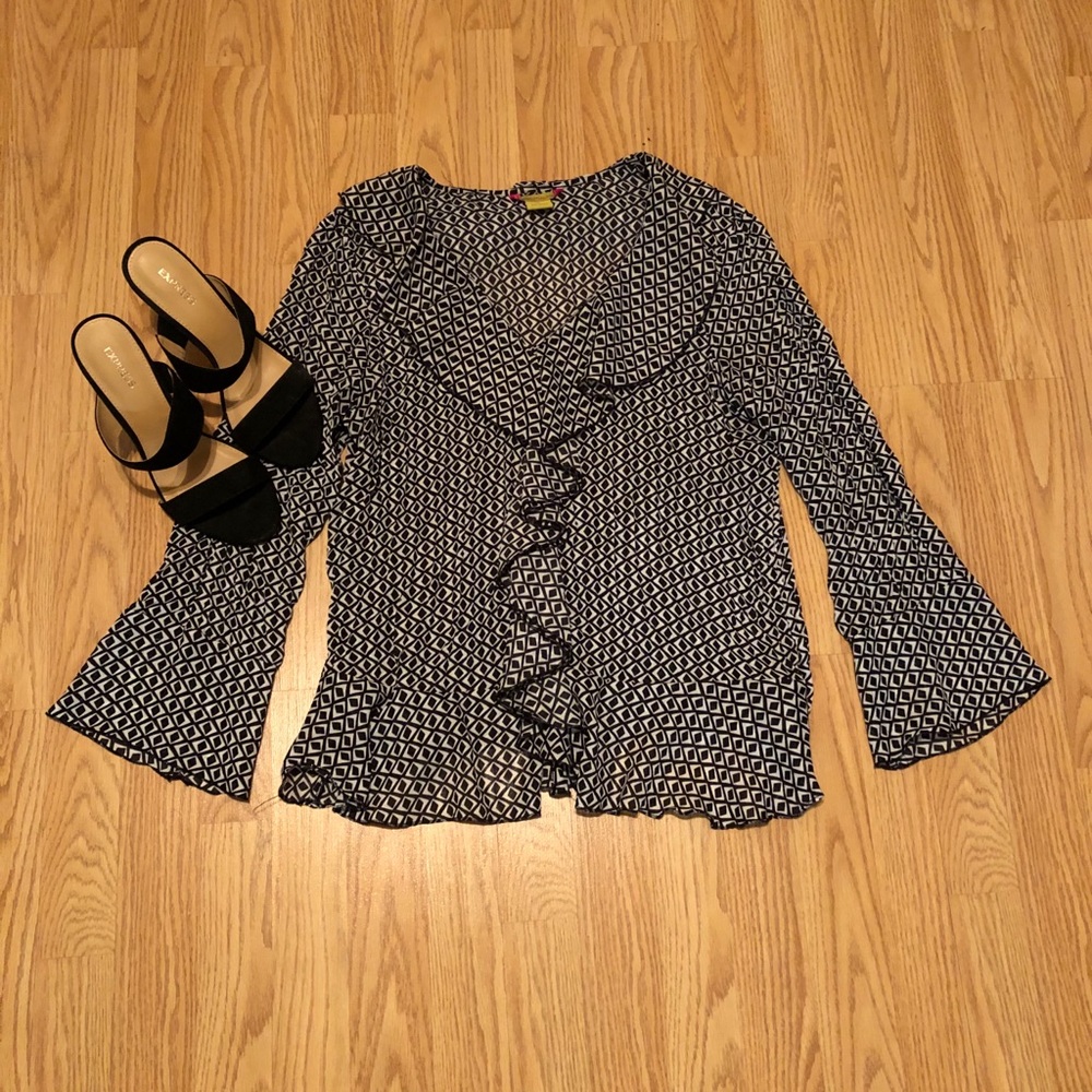 3/$10. ESSENTIALleigh Black and White Blouse